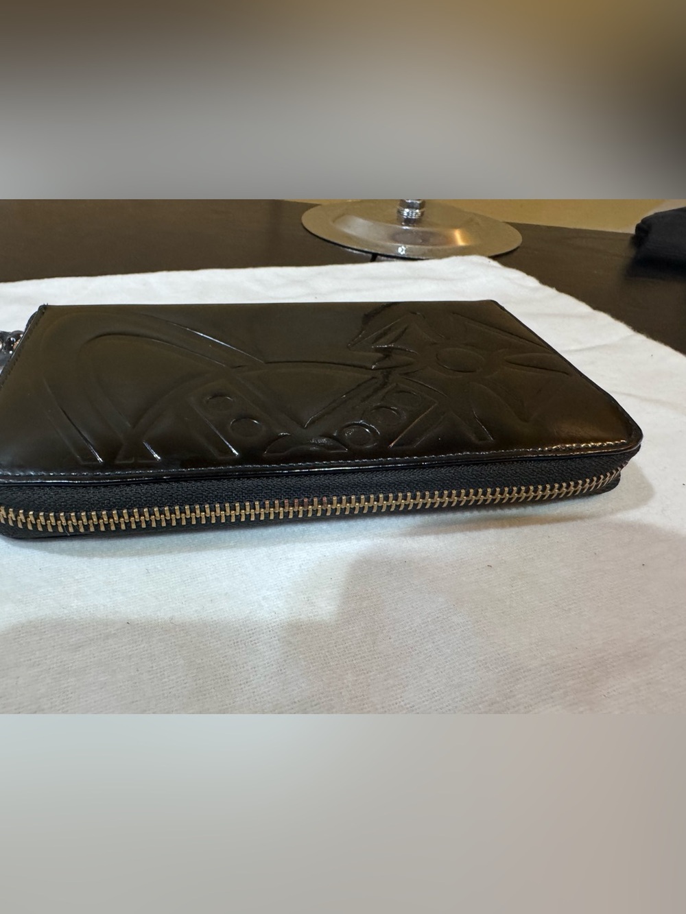 Vivienne Westwood Orb Embossed Patent Leather Zip Wallet - Picture 7 of 16